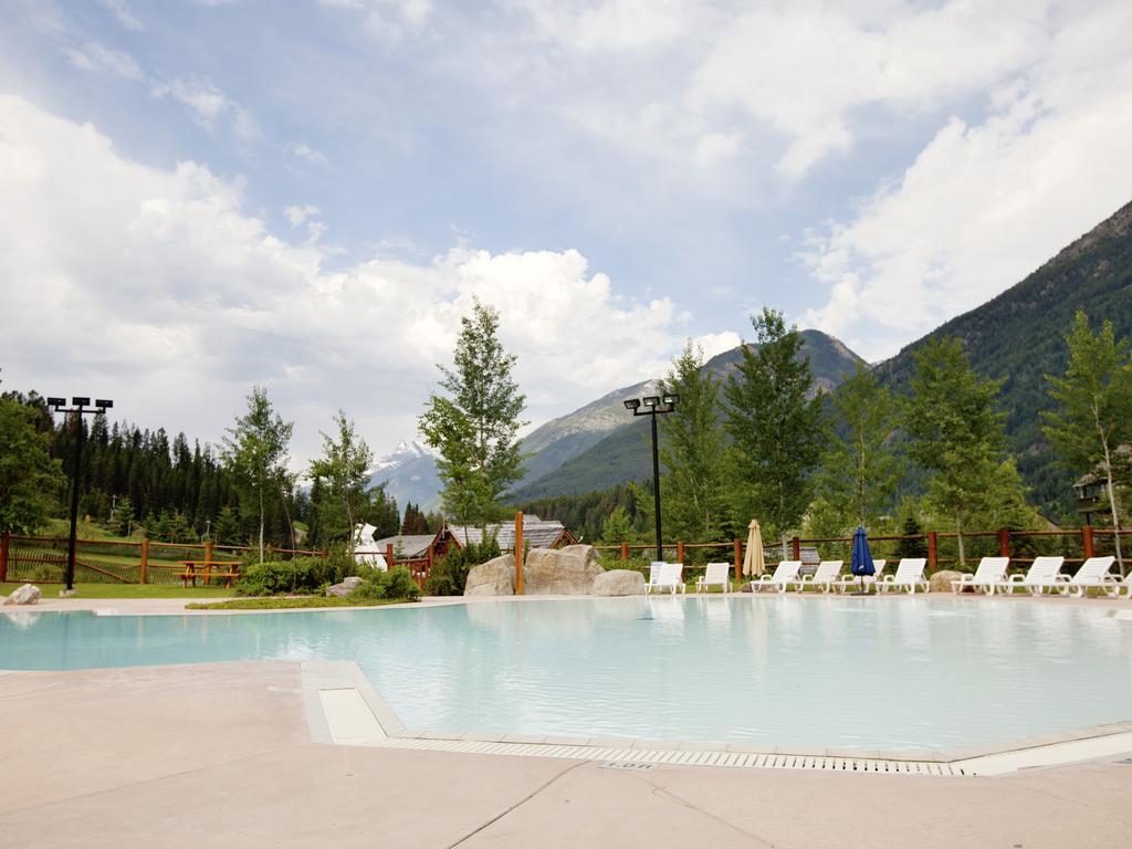 Panorama Mountain Resort - Toby Creek / Horsethief Condos Exteriör bild